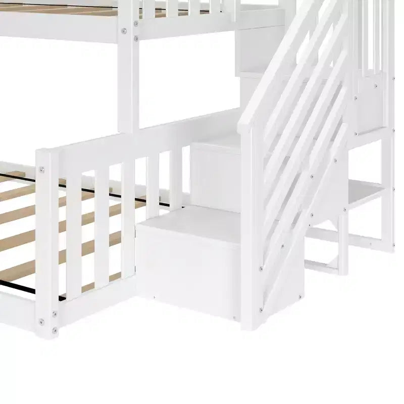Letto a castello basso Twin su Full con scaletta – Noce americano / Bianco, 2 posti letto